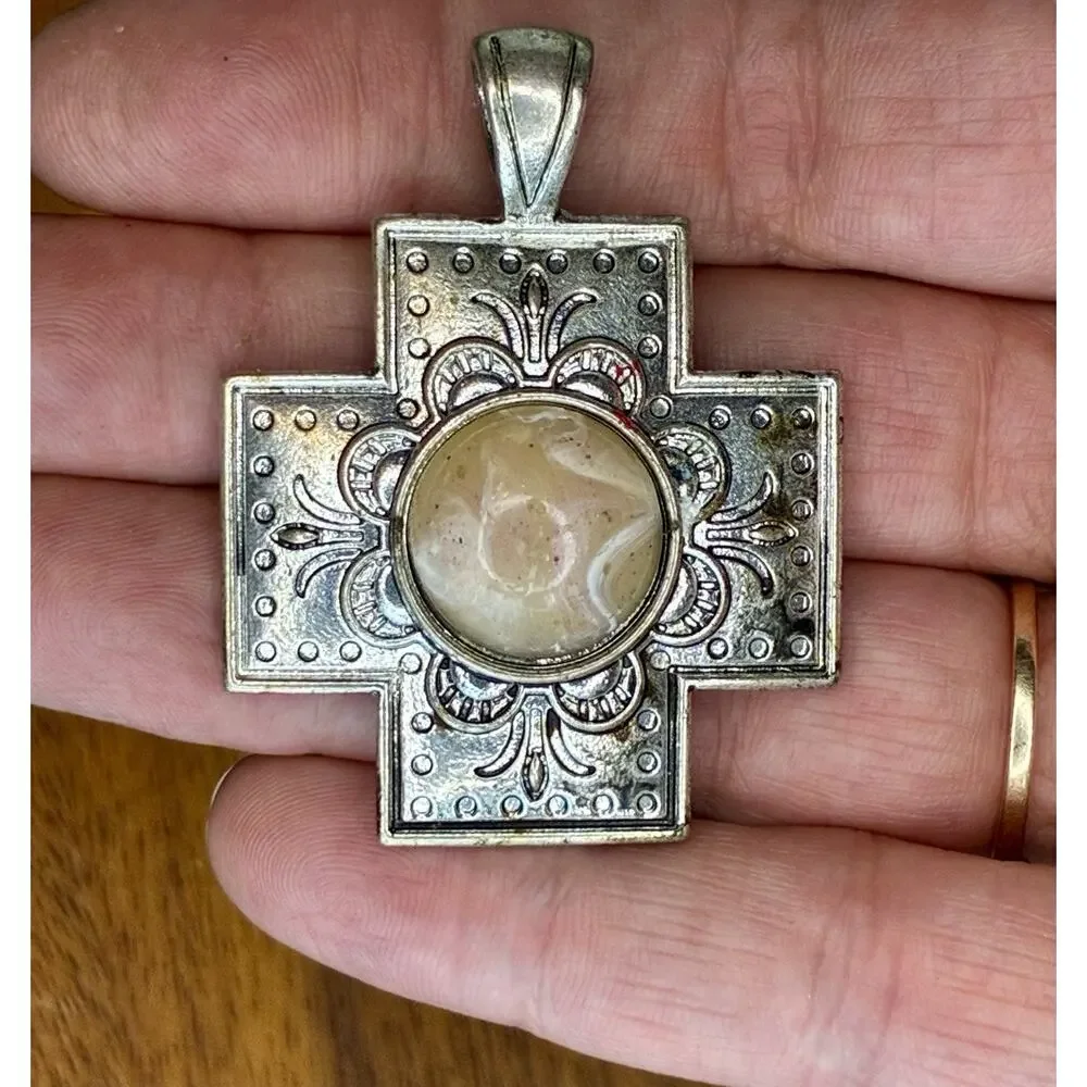 Silvertone Cross Pendant And Matching Earrings With Stone Center ￼